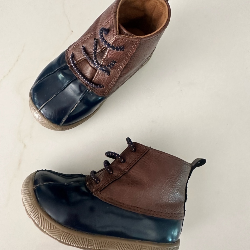 Baby /toddler duck rain boots/ perfect to match with mama!
